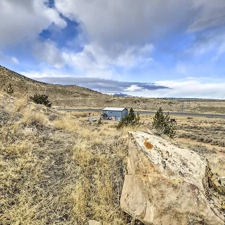 Cedar Mountain Hideout By Cody Night Rodeo! Apartment